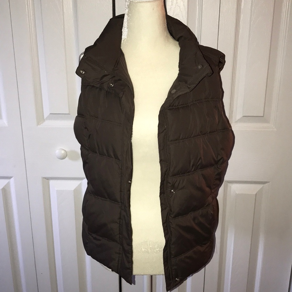 Never worn GAP gray/green vest